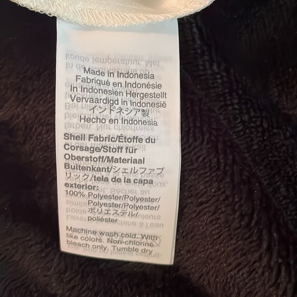 NWT sleeveless JCrew blouse - Picture 6 of 6